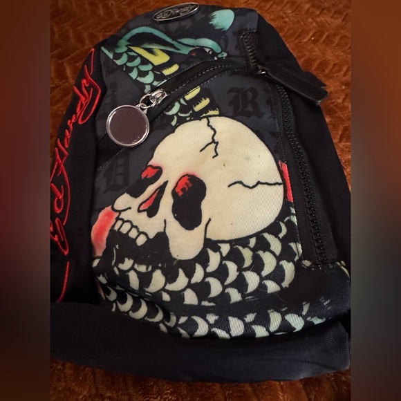 NWT Ed Hardy Black and Red Sling Bag/Bum Bag with Skull Design - Picture 4 of 14